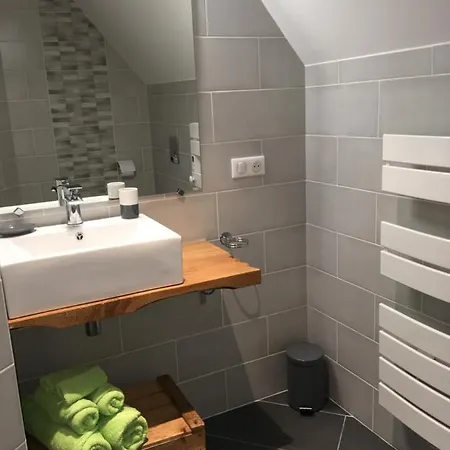 Chez Mary Elise Oda ve Kahvaltı Le Claux